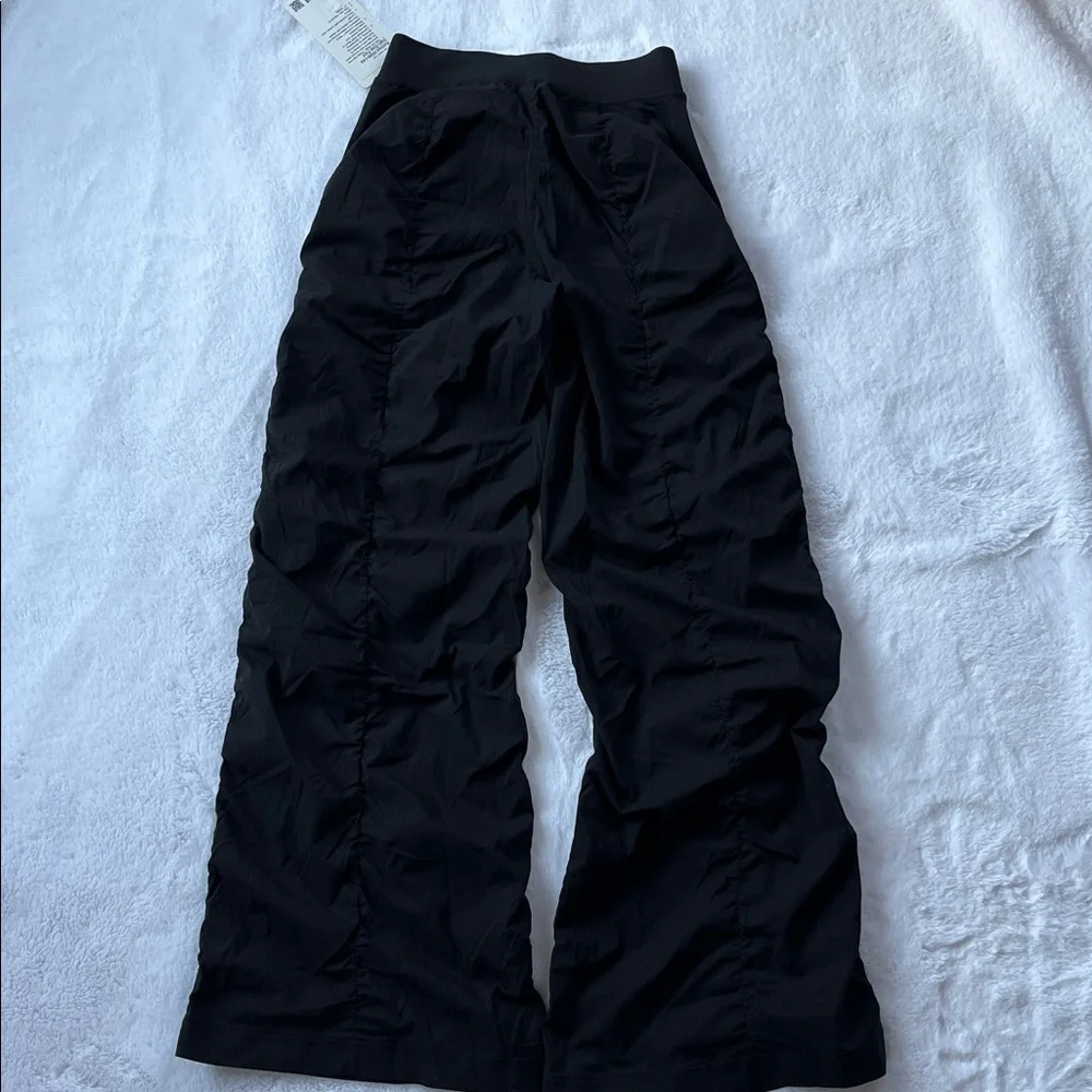 🆕 Lululemon Ruched Wide-Leg High-Rise Pant size S, black - Picture 6 of 9
